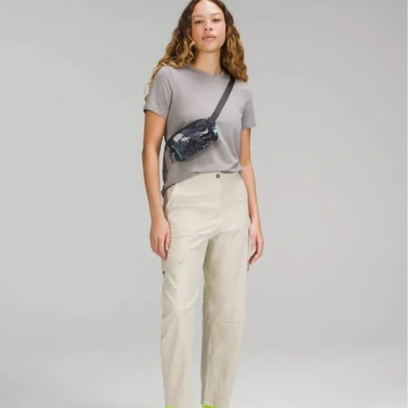 NWT Psychedelic Mini Belt Bag lululemon EBB - Picture 12 of 13